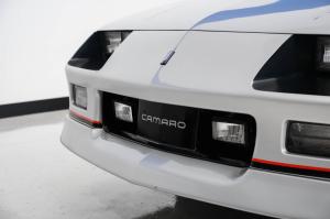 Chevrolet Camaro Z28 IROC-Z 1985 года 